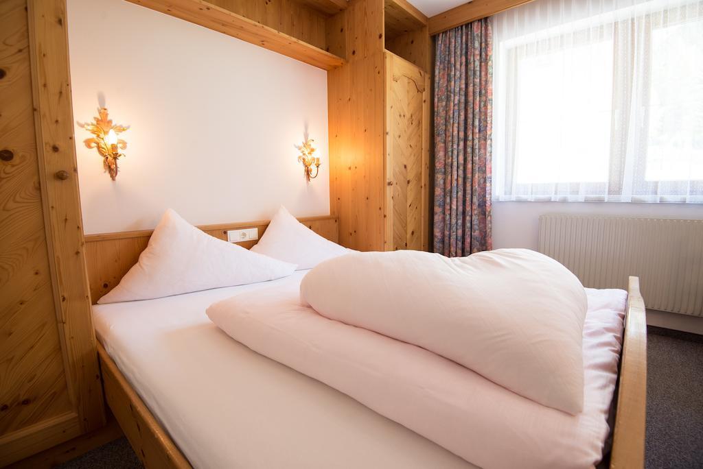 Pension Roasthof Neustift im Stubaital Esterno foto